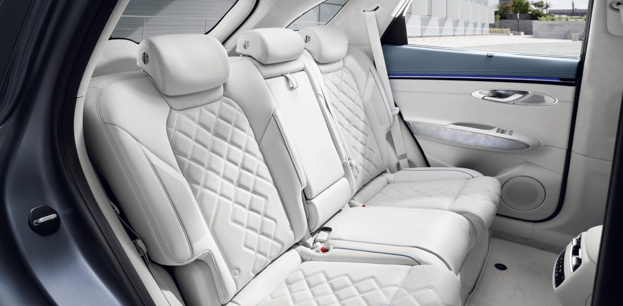 genesis-gv70ev-HEATED & VENTILATED REAR SEATS
