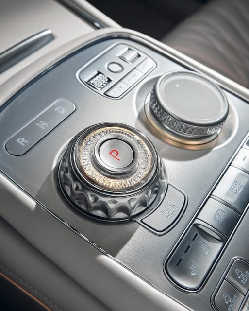 Селектор Shift-by-Wire и интегрированный контроллер Genesis